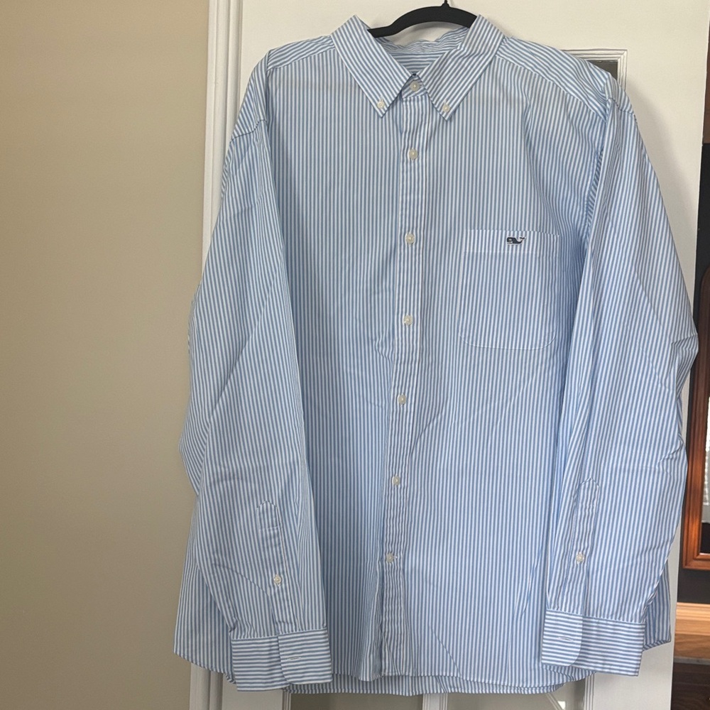 Barely worn - Vineyard Vines Men’s Light Blue and White Stripe Button-Down Shirt